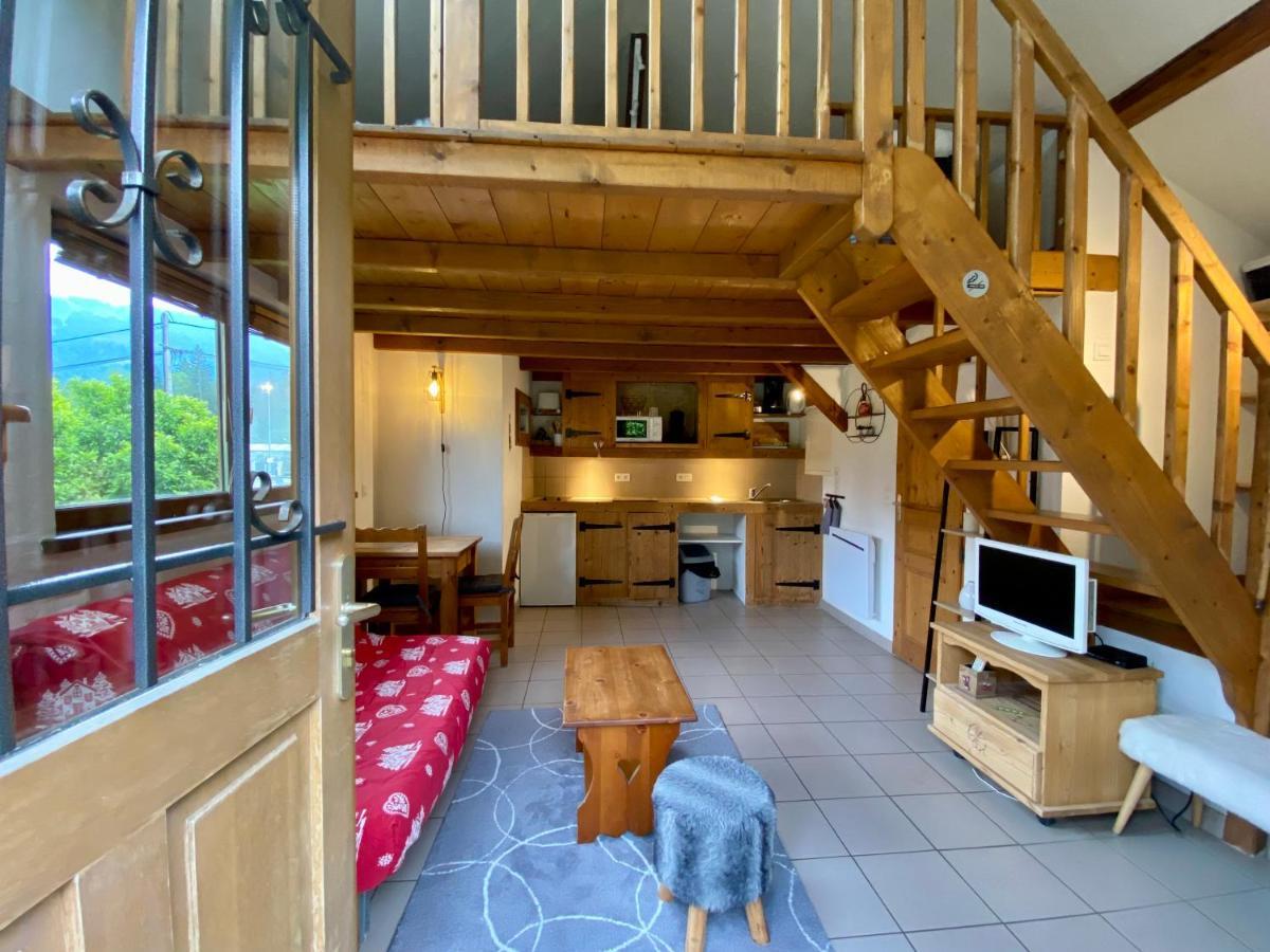 Grenier Savoyard Villa Verchaix ภายนอก รูปภาพ